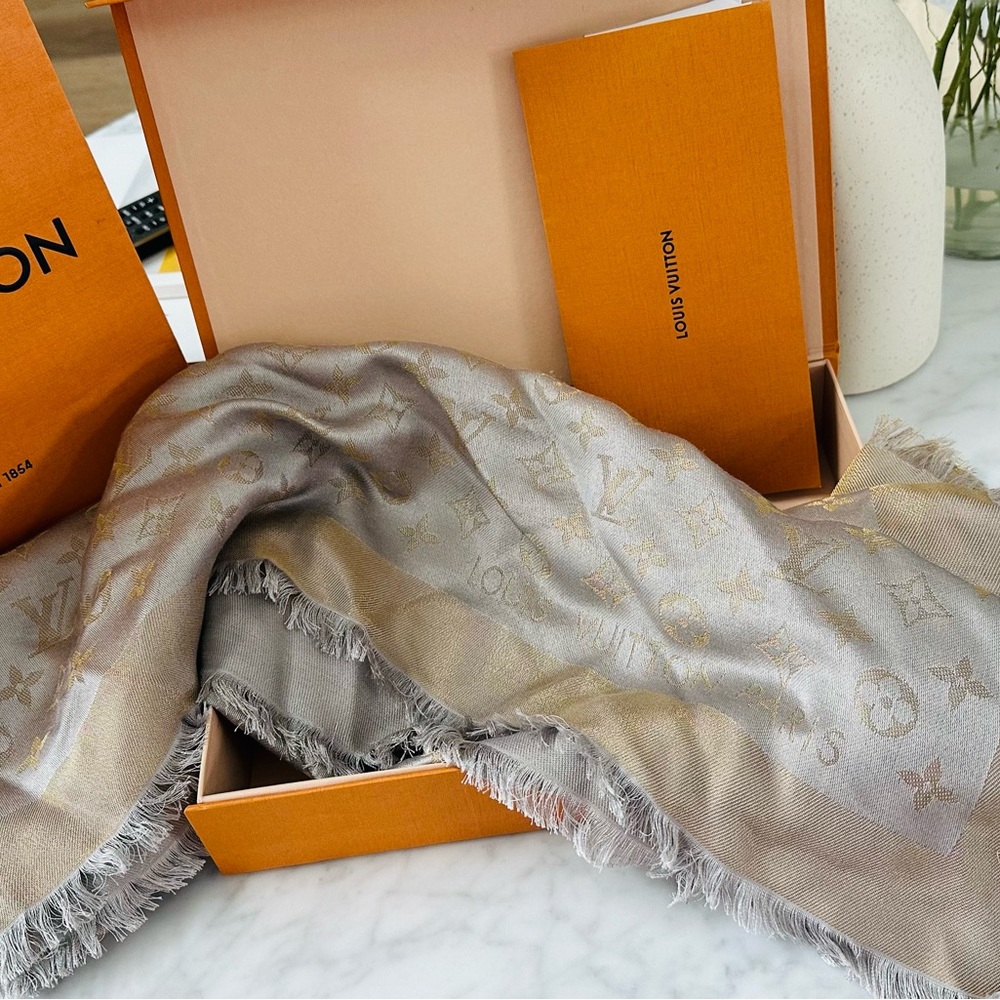 Louis Vuitton Monogram Shine Shawl